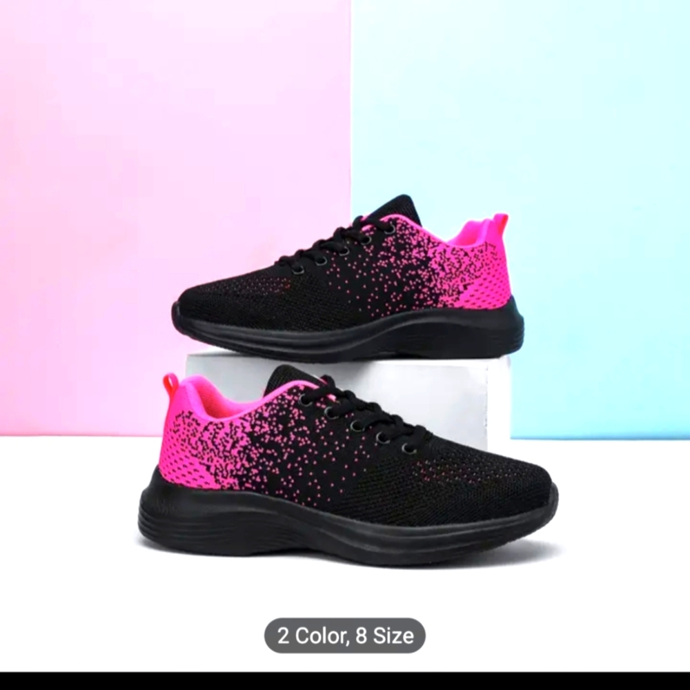 Ladies tennis shoes